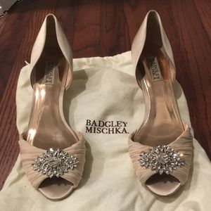 Badgley Mishka Caitlin Pump Nude Satin